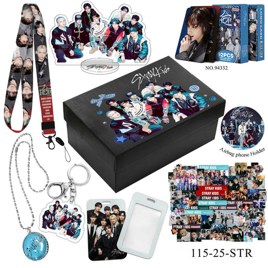 STRAY KIDS GIFT BOX (3 OPTIONS)