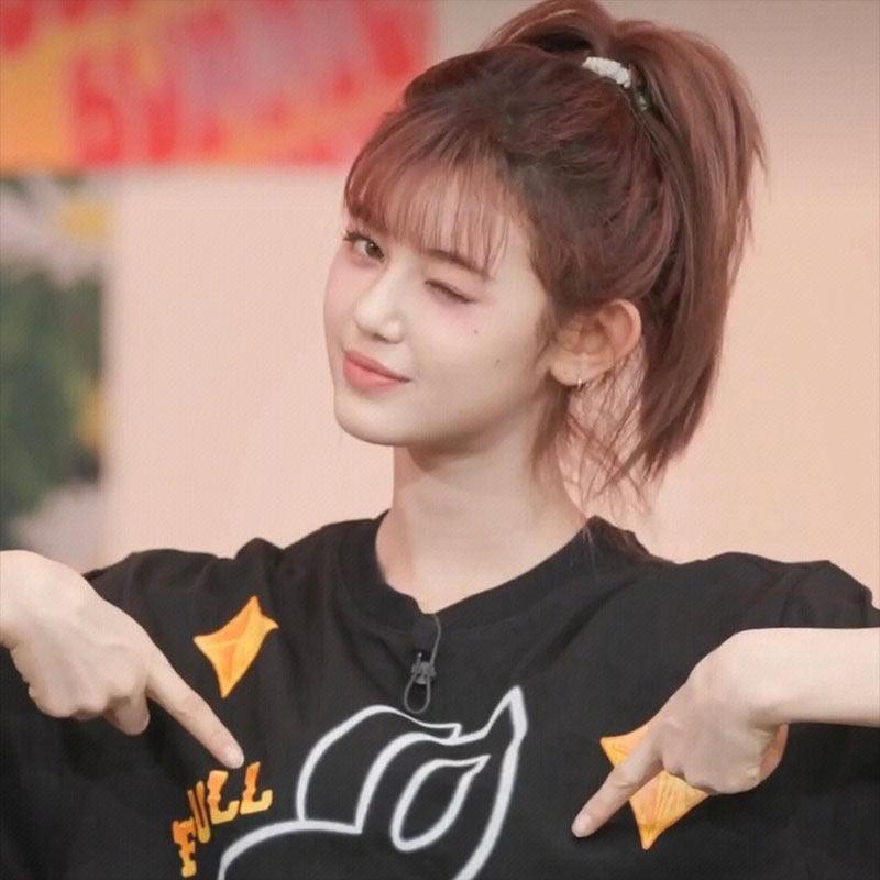 NEWJEANS T-SHIRT 100% BAUMWOLLE (schwarz/weiß)