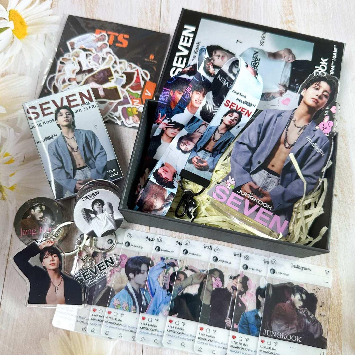 JUNGKOOK SEVEN KIT MIT 159 TEILEN (GESCHENKBOX MIT VERSCHIEDENEN ARTIKELN!✨)