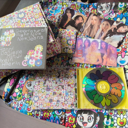 NJZ NEWJEANS ZUGBANDTASCHE MIT PERSONALISIERTER BOX UND ZUBEHÖR